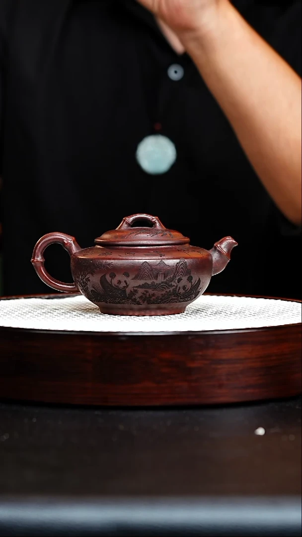 茶壶紫砂宜兴紫砂 龙山古乌泥 熊猫扁壶