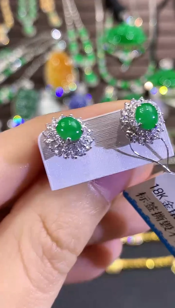 18K金镶嵌翡翠耳饰B268