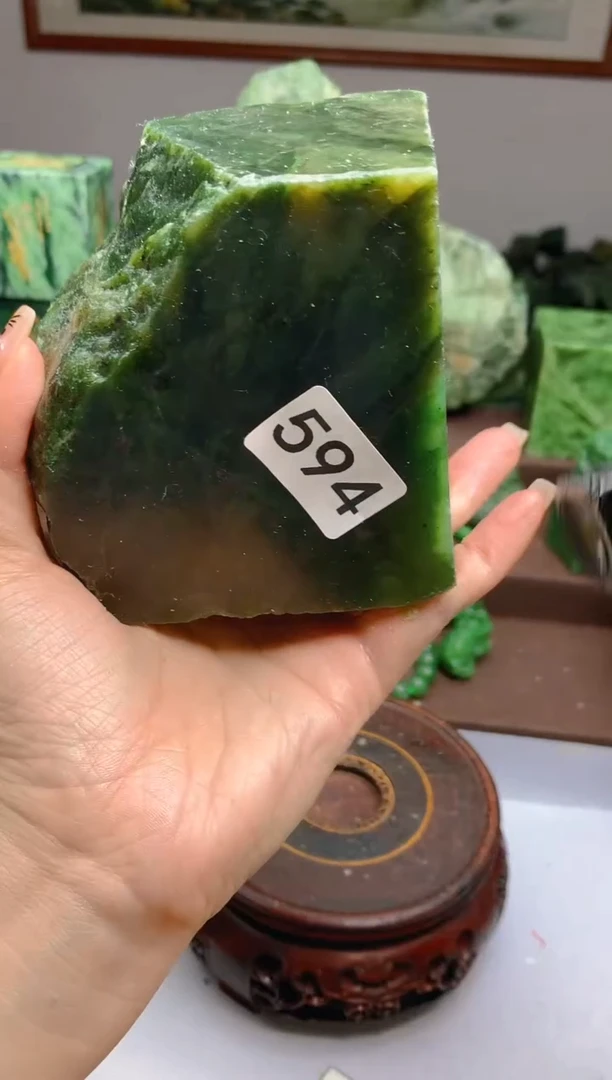 和田玉（碧玉）未镶嵌珠宝半成品1