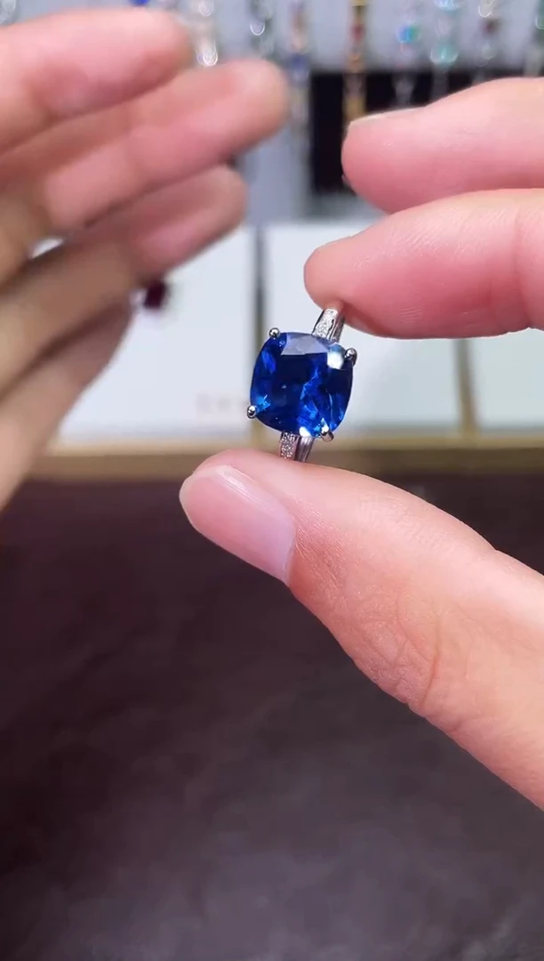 足铂镶嵌合成（培育）蓝宝石戒指/指环蓝宝戒指