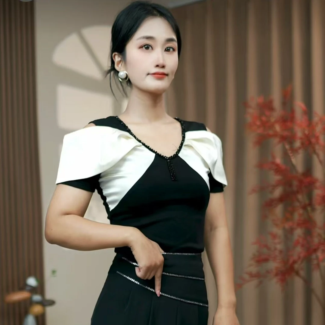 法式V领拼色时尚短袖T恤上衣女2025夏季新款气质露肩拼接短袖外穿