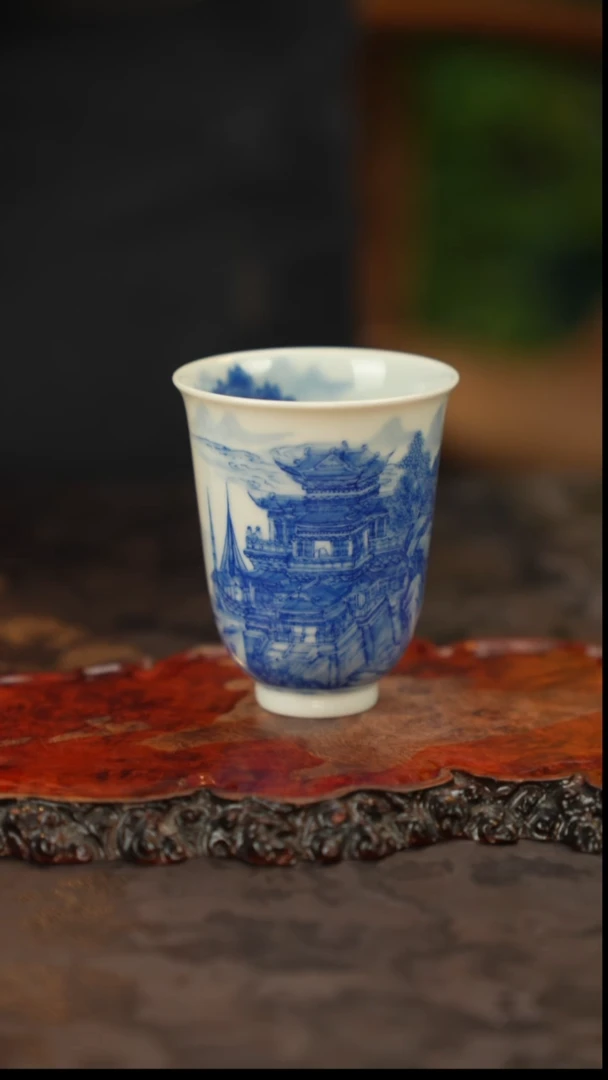 繁徵手绘青花山水主人杯