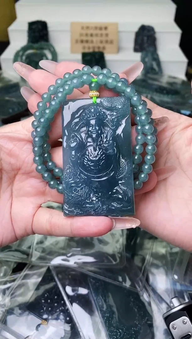 颈饰未镶嵌翡翠