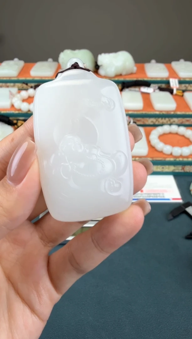 颈饰未镶嵌和田玉1