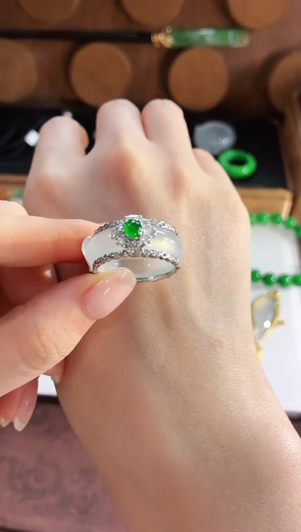 翡翠戒指18K金镶嵌手饰 13圈