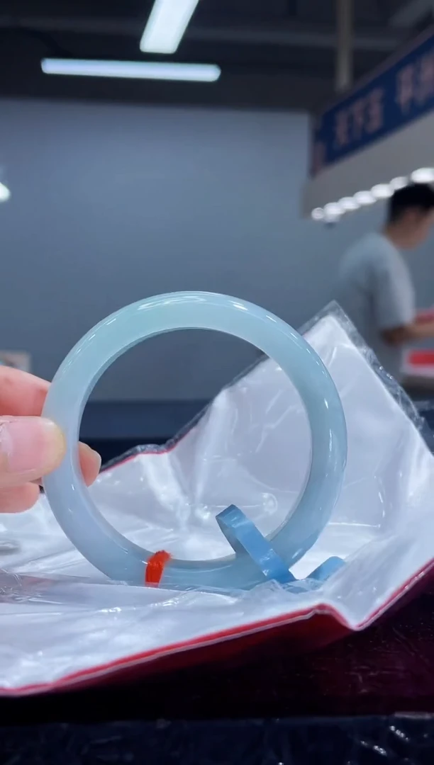 未镶嵌手镯翡翠5