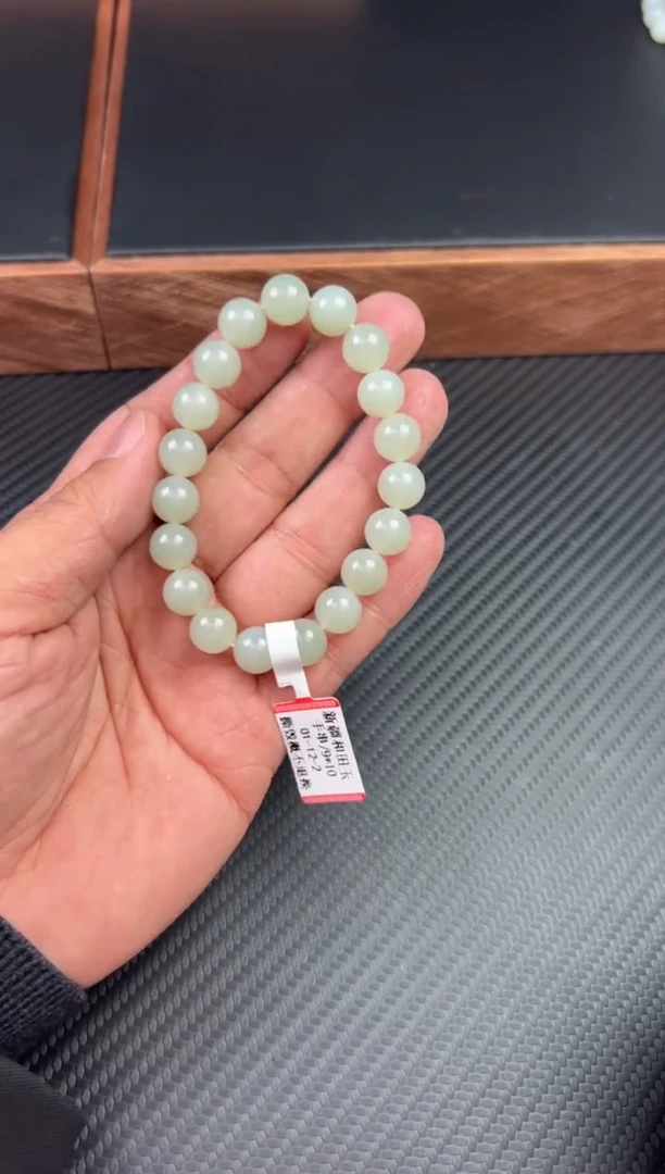 【闪购商品】和田玉手串未镶嵌且末微色差近矿卡10