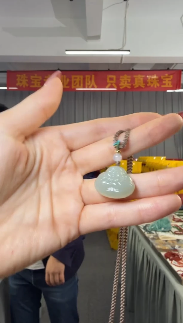 吊坠(不含链)未镶嵌和田玉和田玉晴水抱抱佛吊坠约23*19mm