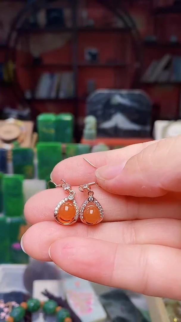 南红玛瑙未镶嵌耳饰184