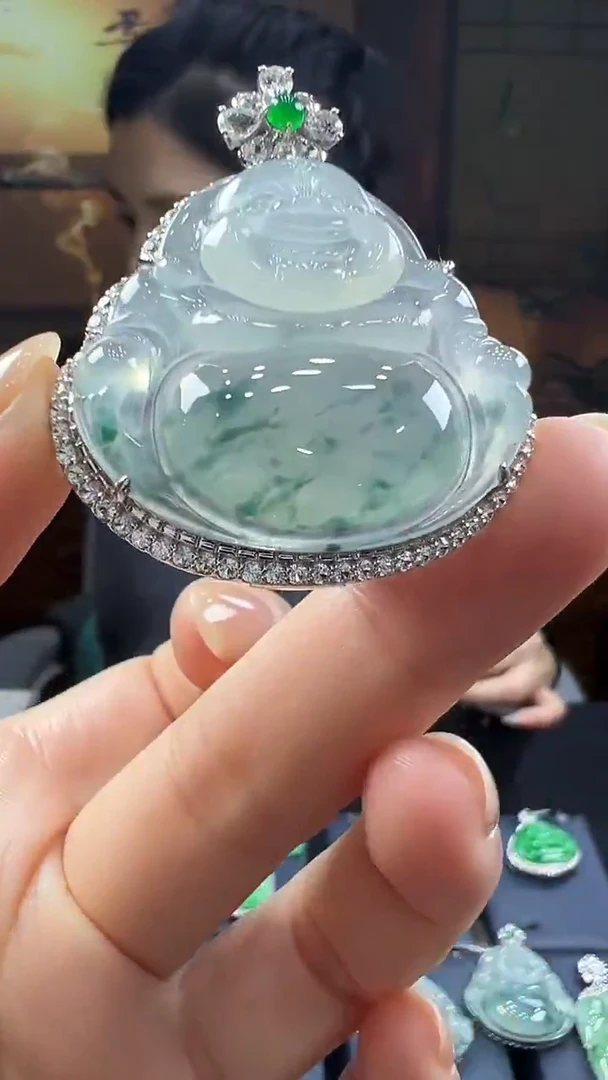 18K金镶嵌挂件翡翠佛公