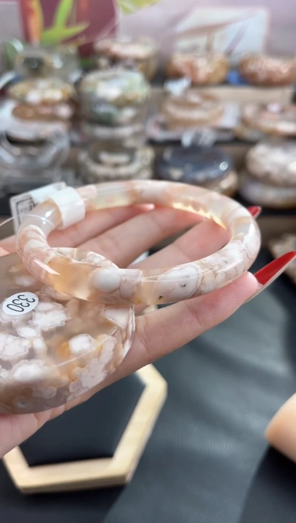 未镶嵌手镯石英质玉61