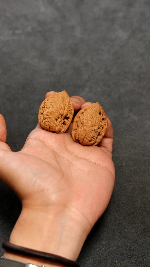把件文玩核桃袖珍鸡心238