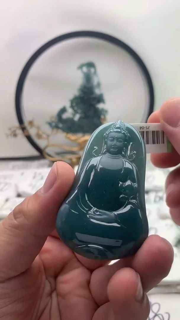 翡翠未镶嵌颈饰素衣观音