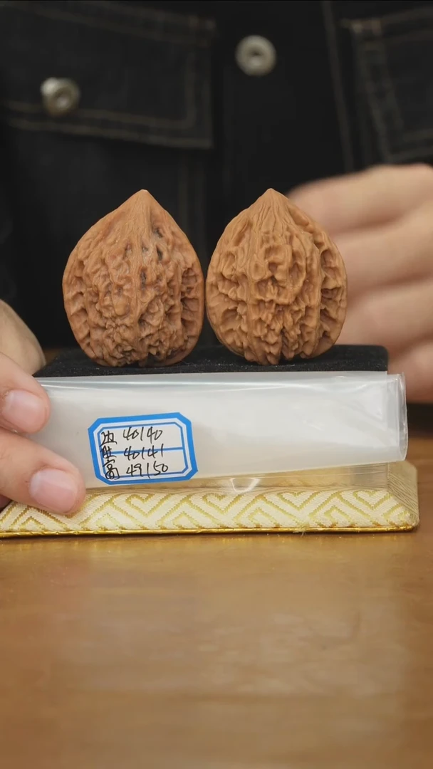 把件文玩核桃鸡心