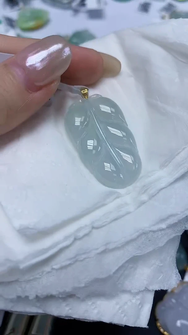 翡翠18K金镶嵌颈饰天然缅甸翡翠A货