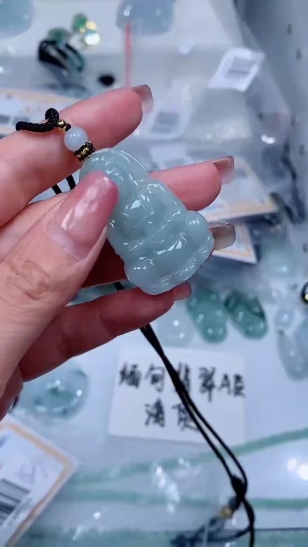 翡翠未镶嵌颈饰吊坠