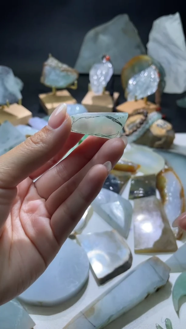 未镶嵌挂件翡翠材料