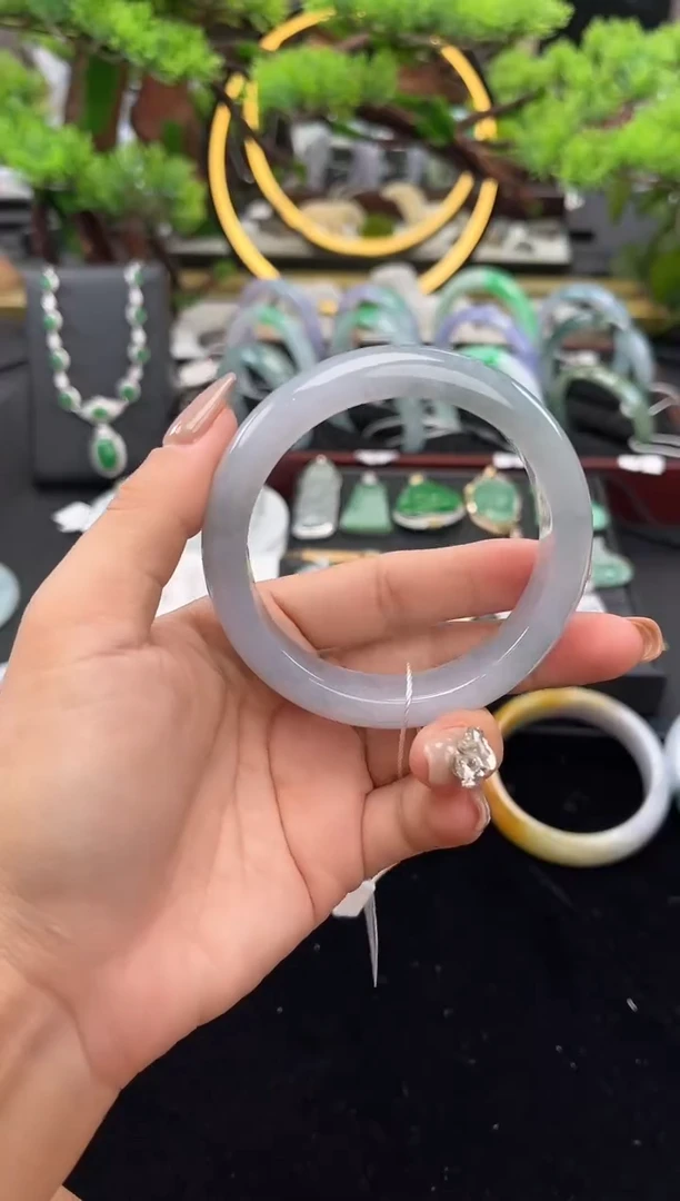 未镶嵌手镯翡翠手镯