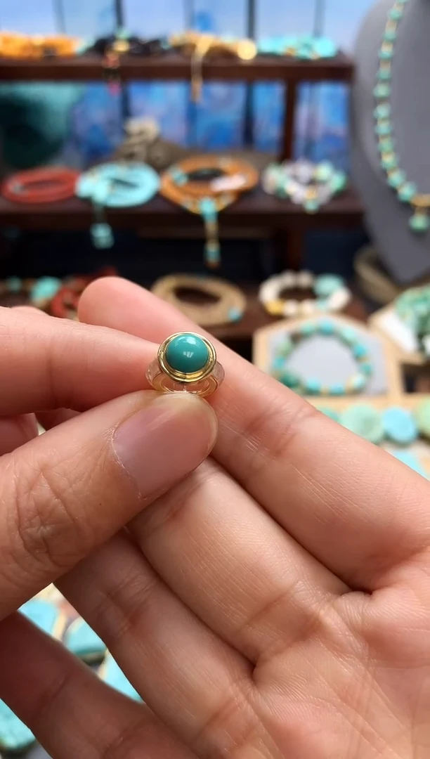 18K金镶嵌绿松石挂件玉化卡子