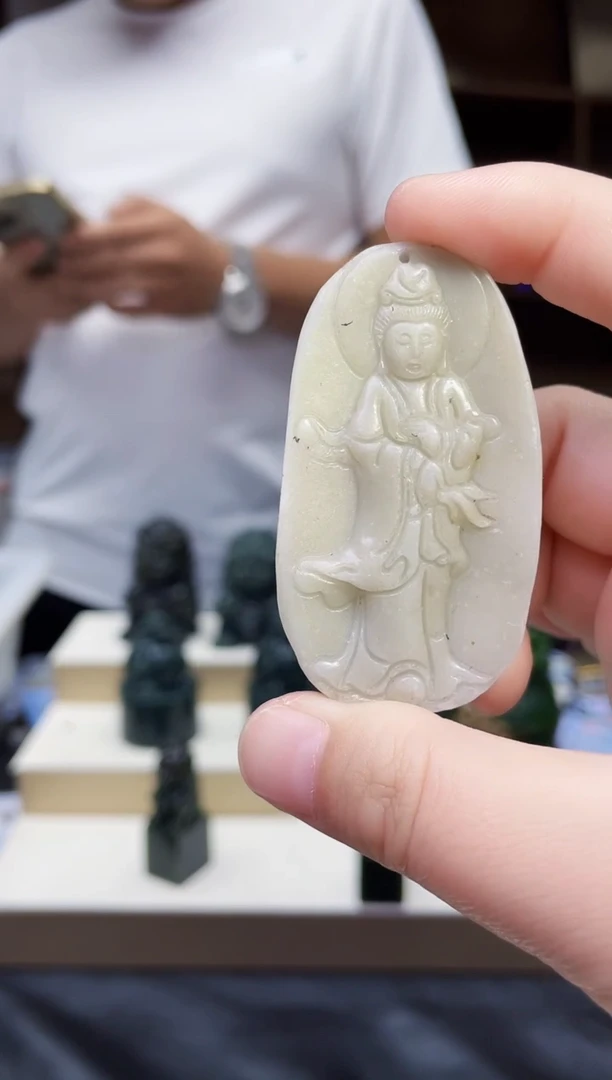 和田玉未镶嵌颈饰1