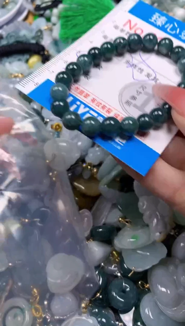 【闪购商品】翡翠颈饰未镶嵌含绳0009047