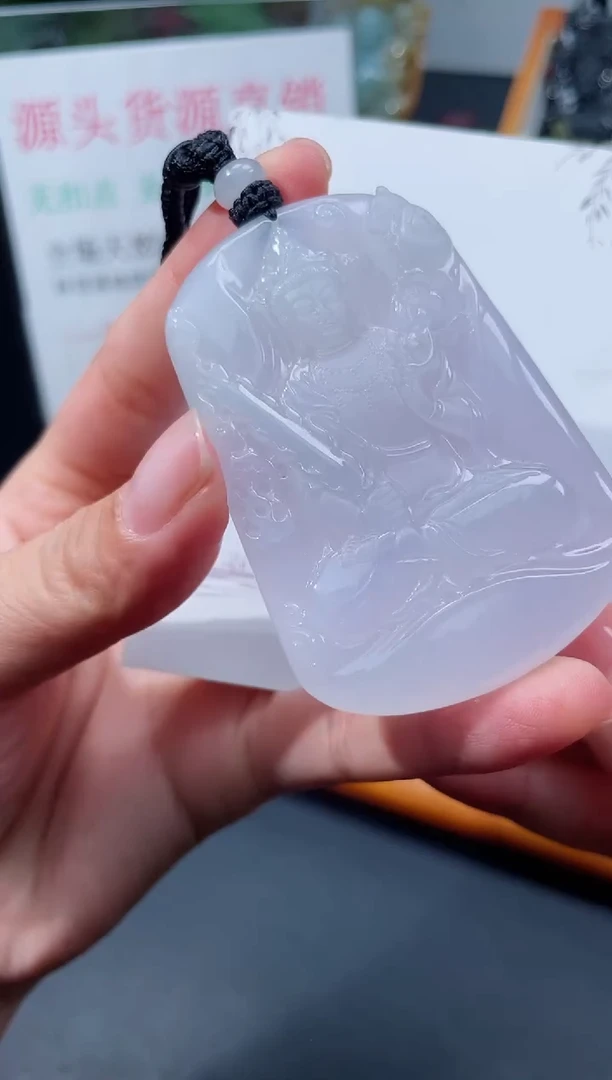 颈饰未镶嵌翡翠虚空藏