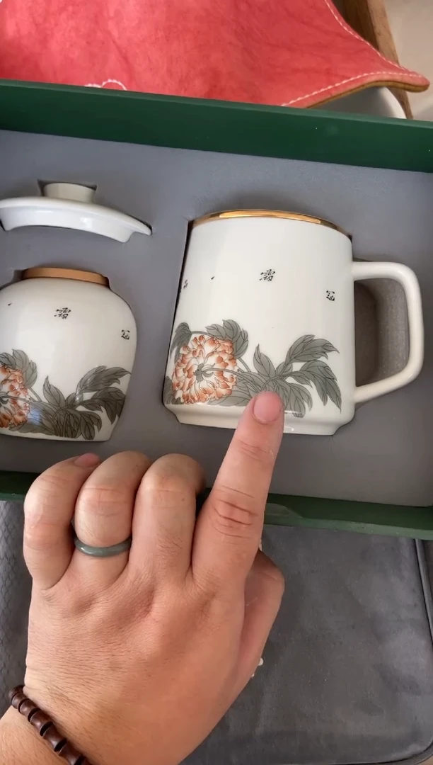 无运费险有瑕疵的摄影的产品有使用过的痕迹有点脏介意勿拍