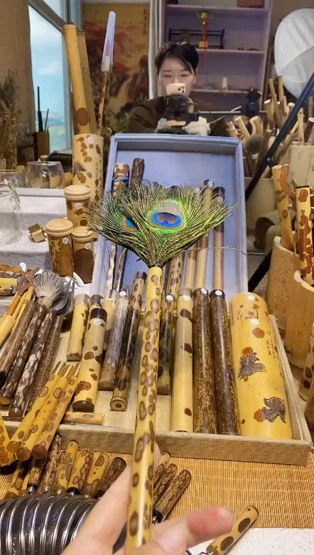 如*梅鹿竹精品孔雀羽毛一个