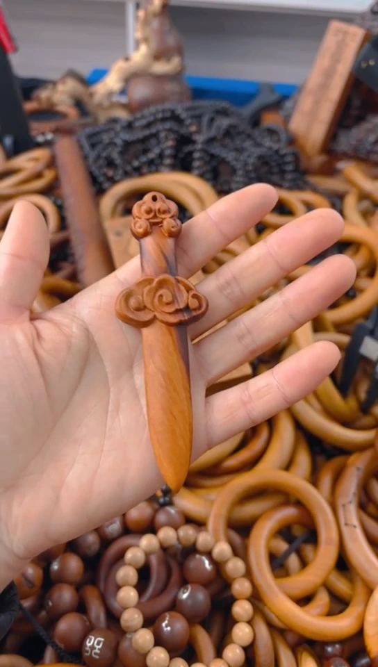 【闪购商品】枣木木雕桃剑11公分