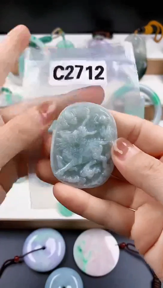颈饰未镶嵌翡翠天然翡翠吊坠挂件