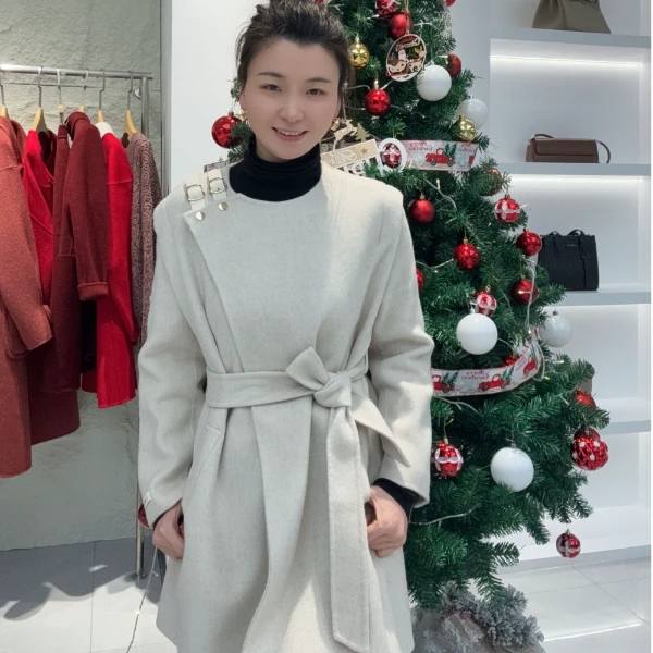 欧洲文艺轻奢简约2024冬修生显瘦收腰圆领双面呢羊毛大衣