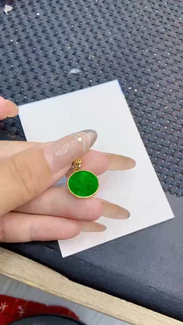 颈饰未镶嵌翡翠1