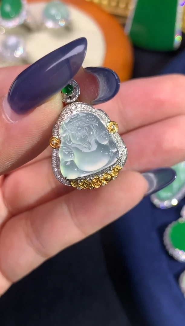 【闪购商品】翡翠挂件18K金镶嵌高冰财神