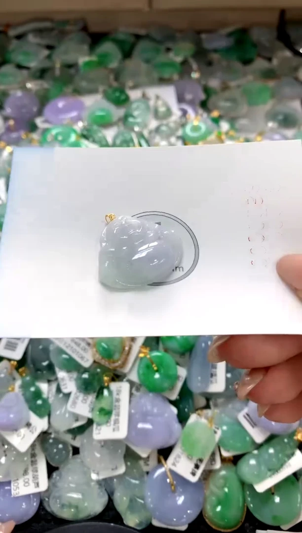 颈饰18K金镶嵌翡翠1111111111111111