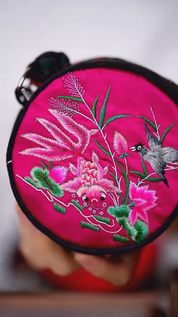 刺绣黔东南苗族刺绣包S9436