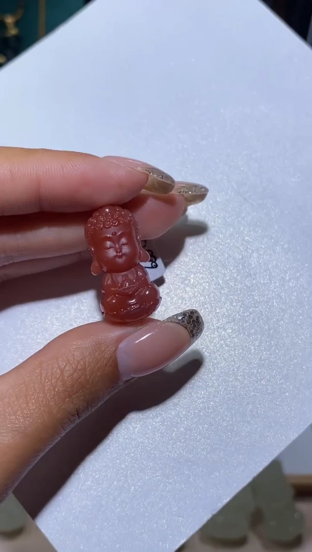 未镶嵌颈饰玛瑙/玉髓阿弥宝宝佛