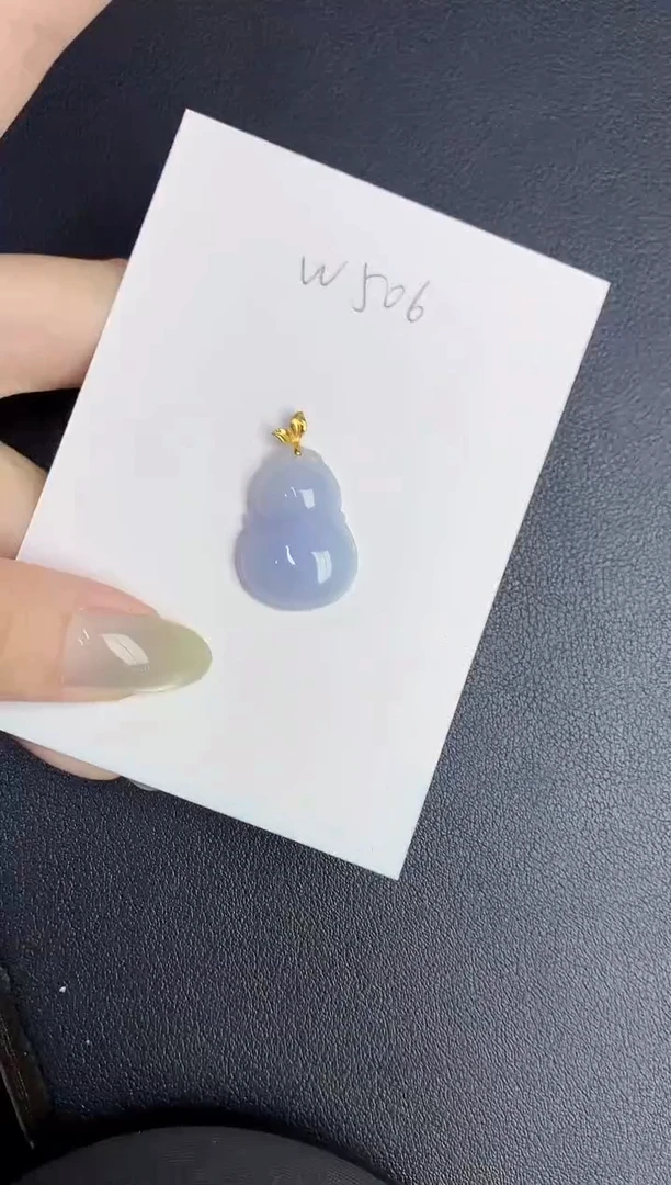 翡翠18K金镶嵌颈饰缅甸天然翡翠A货