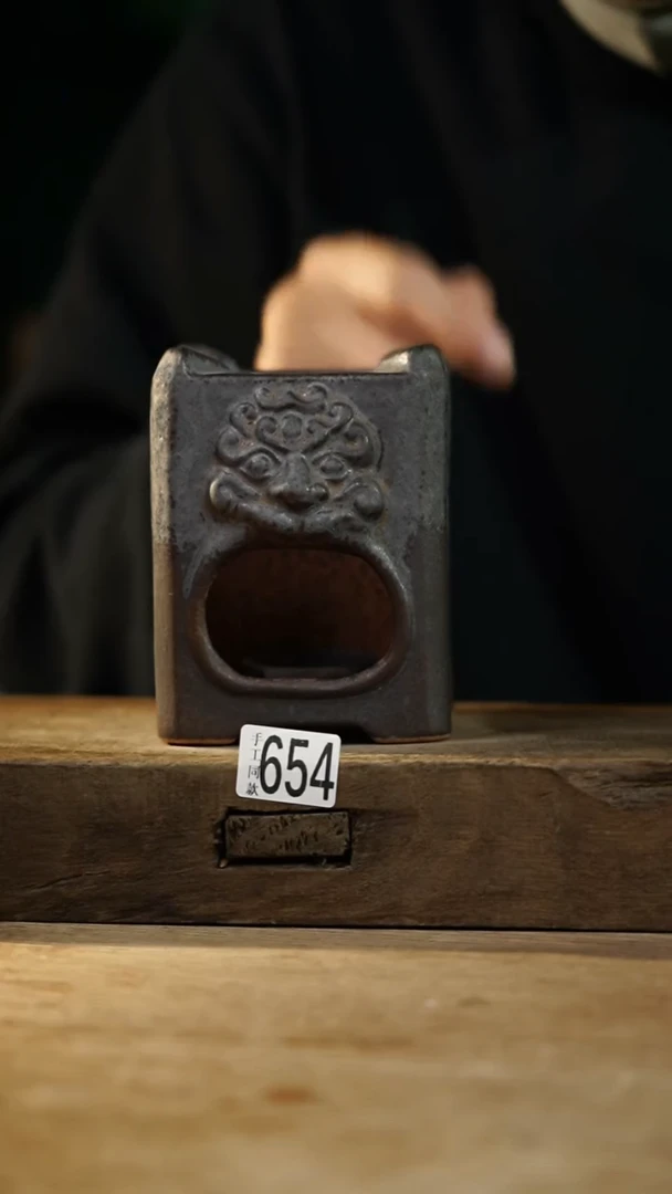 瓷片设计师手作！！！落单设计师系列！！！！兽首炭炉