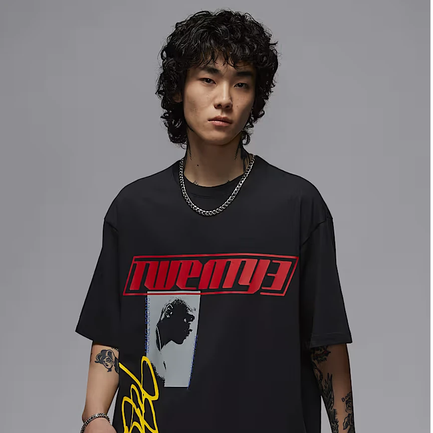 NIKE/耐克 AJ男款黑色圆领印花时尚百搭短袖T恤HJ2367-010流光风