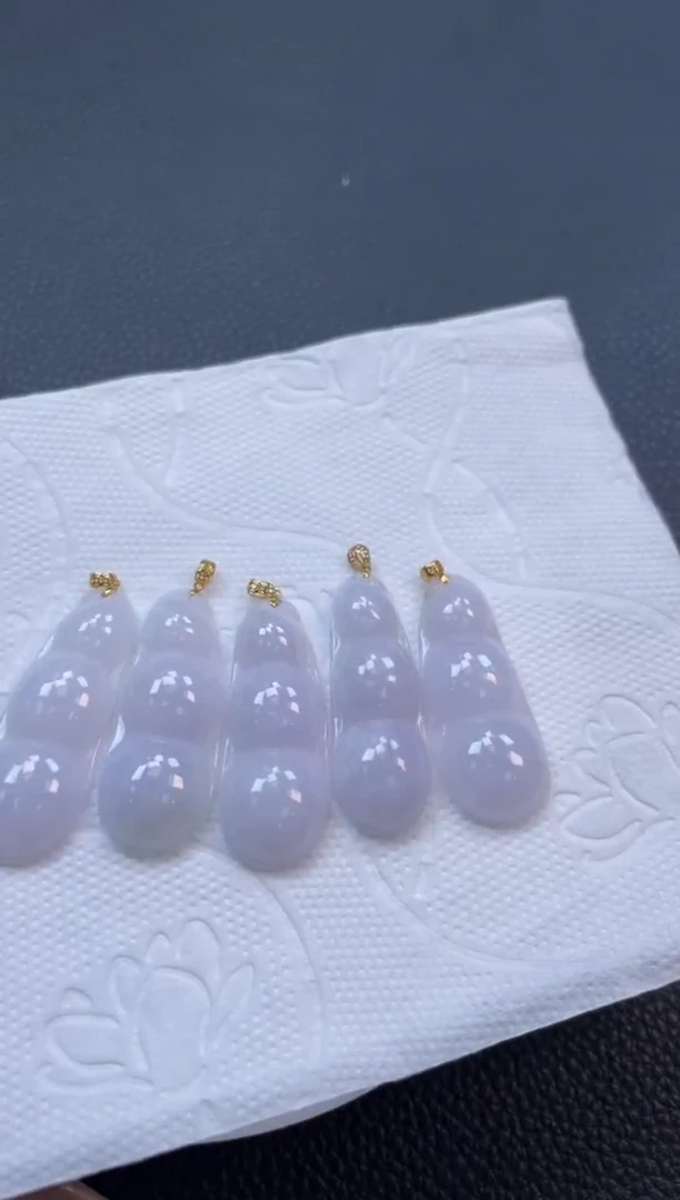 颈饰18K金镶嵌翡翠01