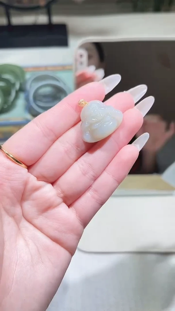 【闪购商品】和田玉颈饰18K金镶嵌冰烟紫佛公吊坠