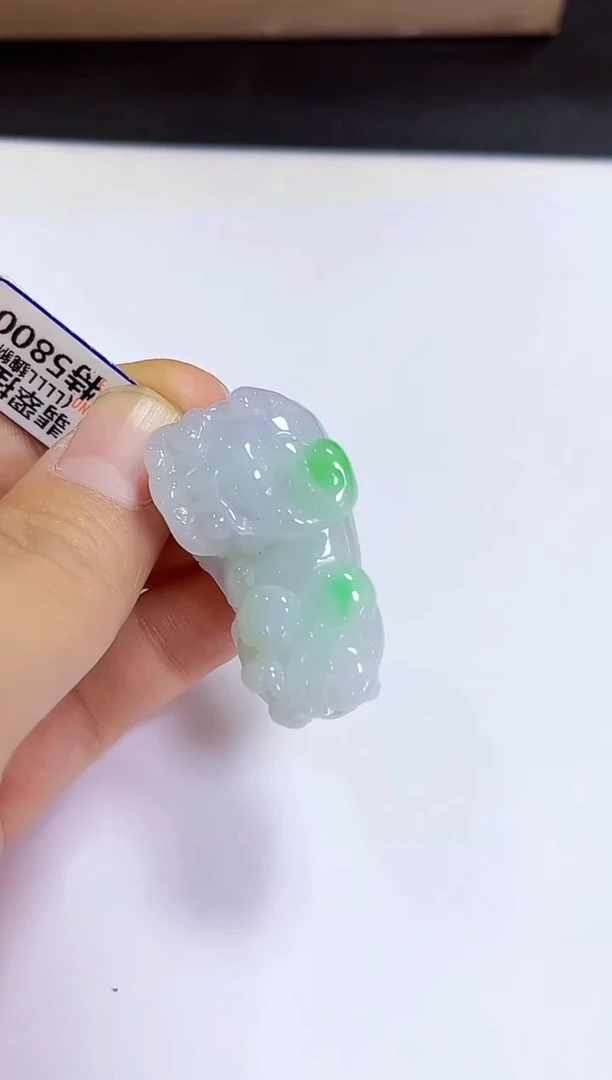 颈饰未镶嵌翡翠挂件