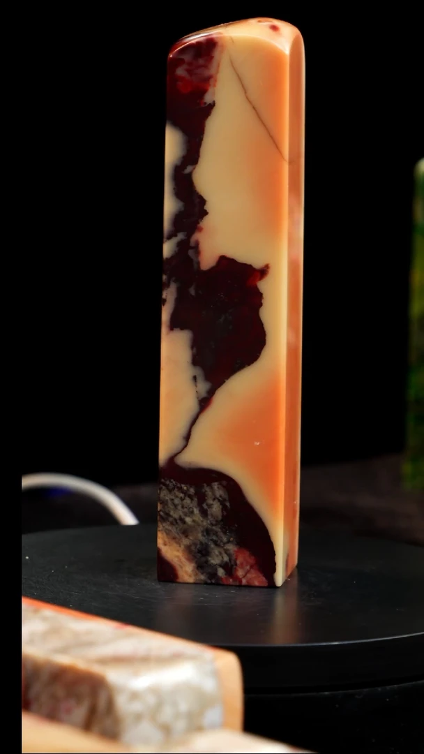 昌化石田黄朱砂红花印章