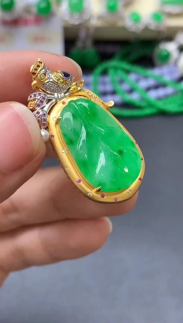 颈饰18K金镶嵌翡翠731-中国好珍宝