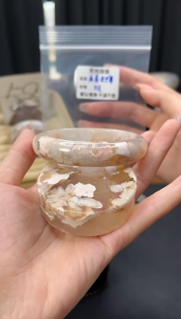 未镶嵌手镯石英质玉青**悔默认有瑕 不退不换