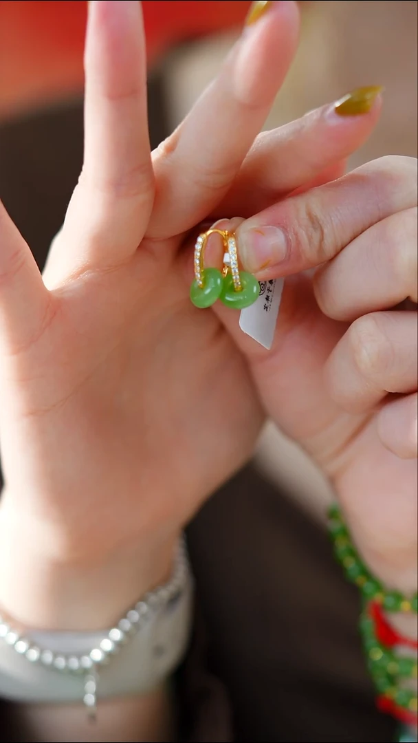 颈饰银S925镶嵌和田玉苹果绿甜甜圈耳扣HNZ14741