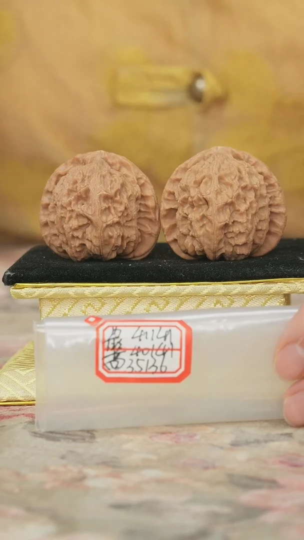 把件文玩核桃白狮子微黄不修
