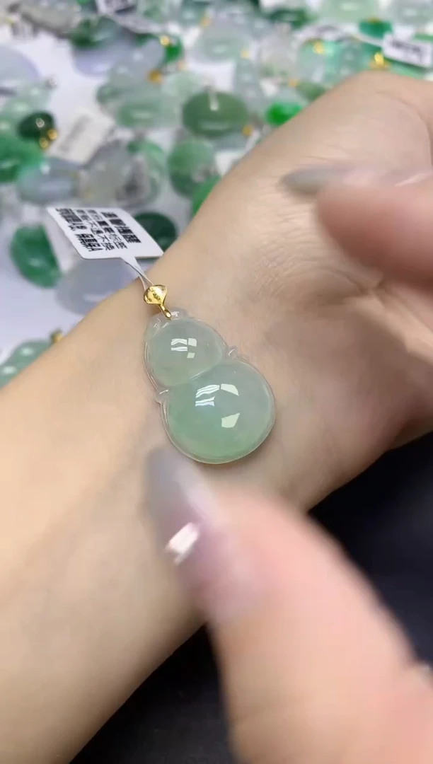 颈饰18K金镶嵌翡翠天然缅甸翡翠A货百元以上9元证书费自理