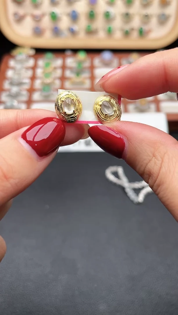 未镶嵌戒指翡翠一物一证一礼盒