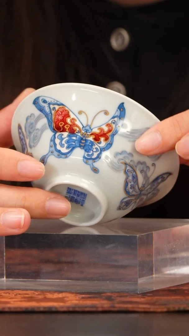 屹朴金银错蝴蝶斗笠杯